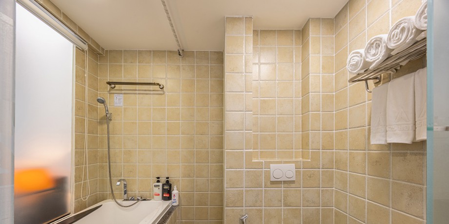 executive603 (7).jpg